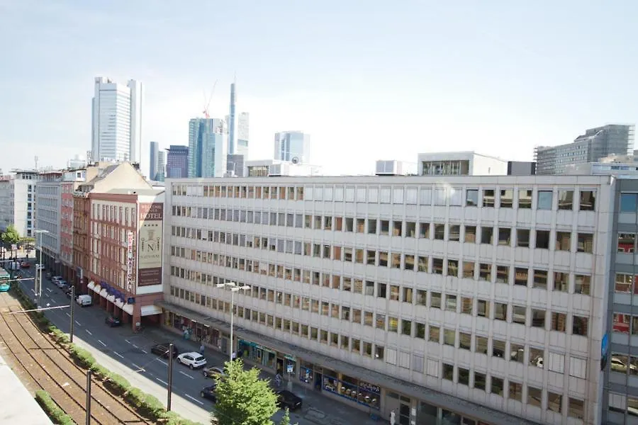 Hotel Tourist Frankfurt am Main 3*,